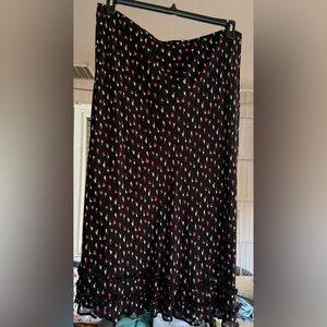 Elegant Patterned Skirt